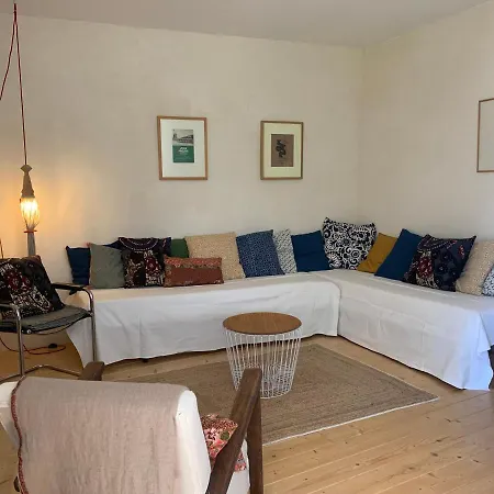 Semesterbostad Loumaset-agreable Petite Maison-garrigues De *