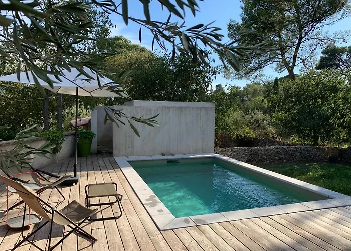 Loumaset-agreable Petite Maison-garrigues De